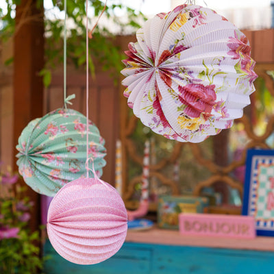 Truly Scrumptious Paper Lanterns