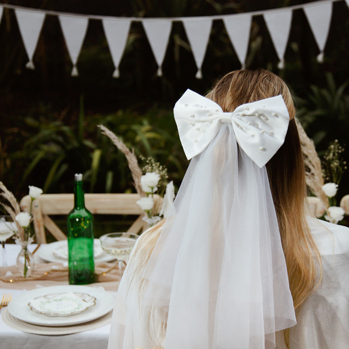 Blossom Girls 'Bride to Be' White Pearl Bow Veil