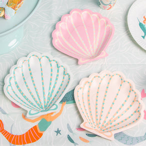 Make Waves Shell Shaped Paper Plates - 12 Pack