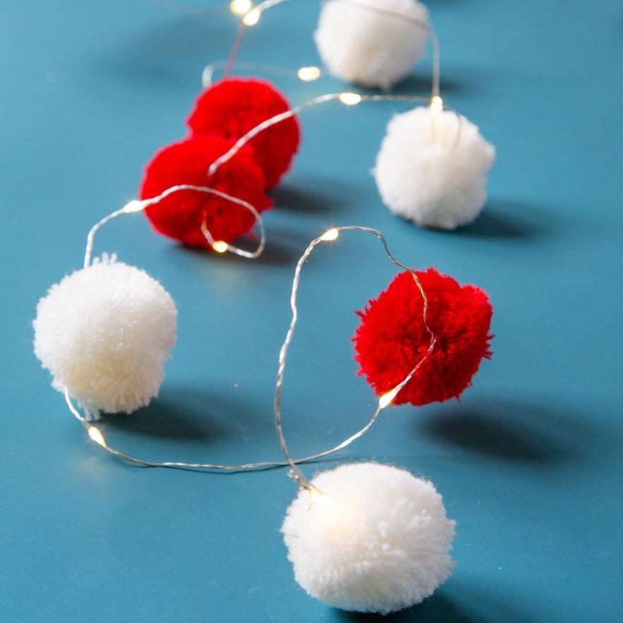 Red And White Pom Pom Lights, 20 LED, 2m